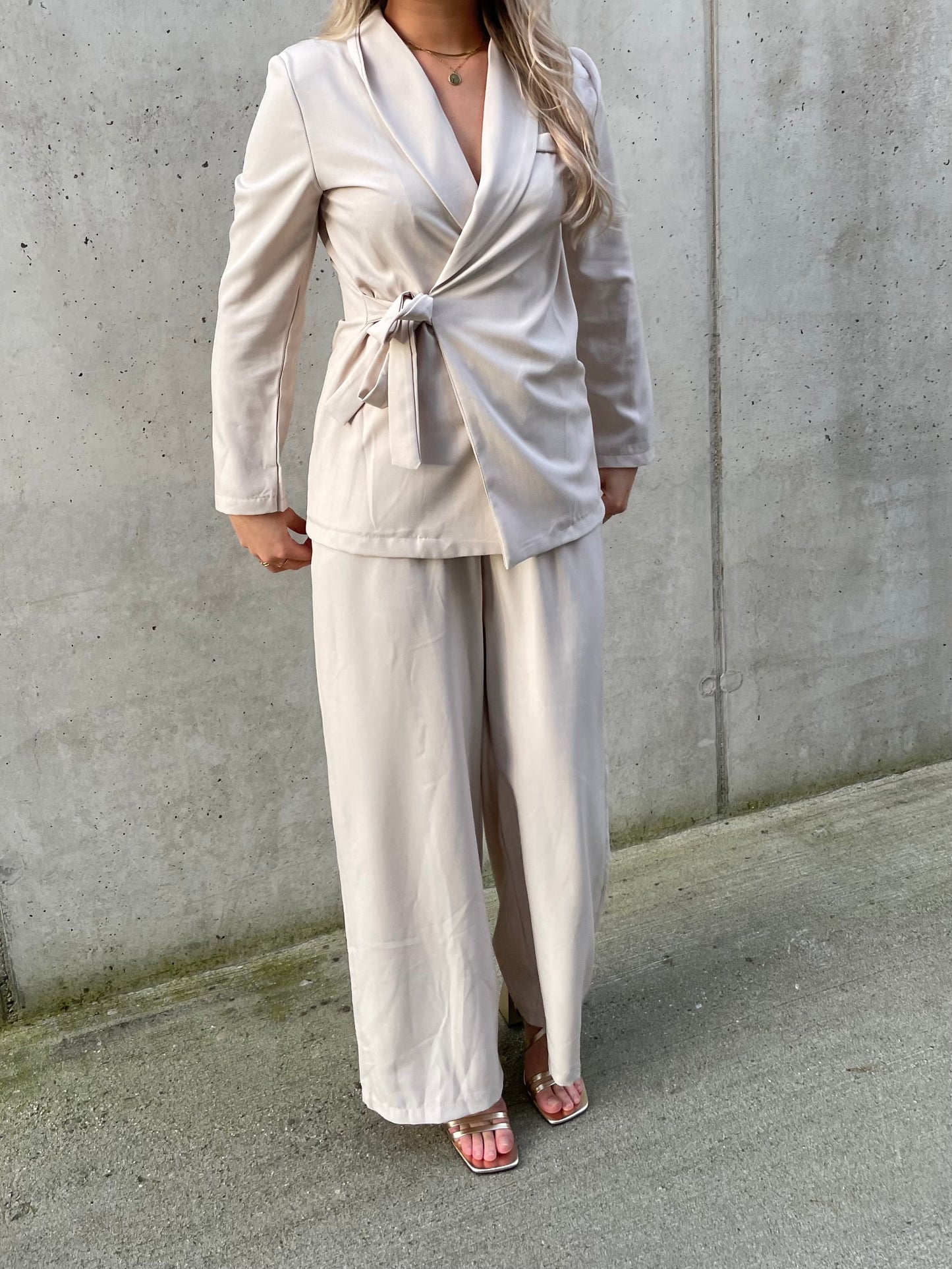 ALICIA SET - CHAMPAGNE