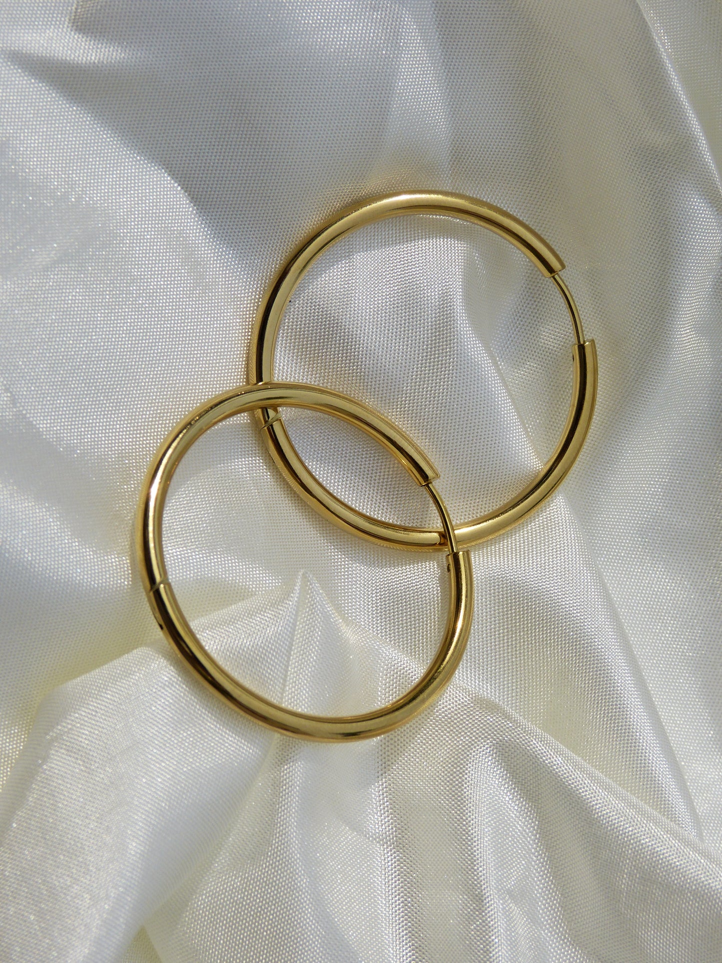 GOLD HOOPS MEDIUM