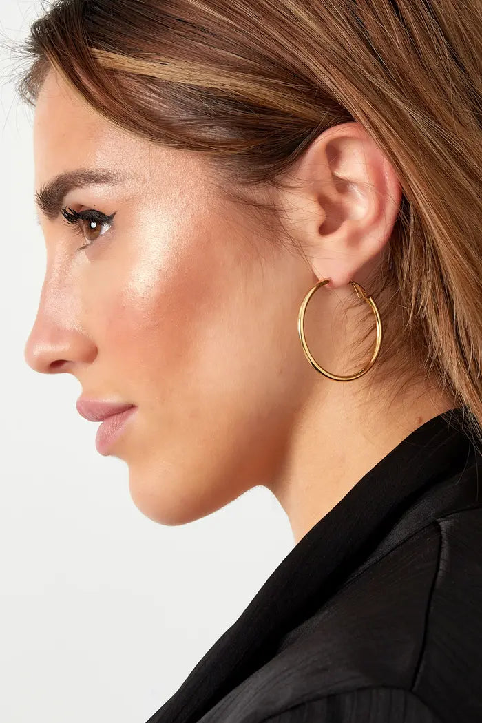 EARRINGS HOOPS GOLD MEDIUM